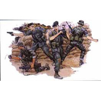 Dragon 1/35 Green Berets Plastic Model Kit [3309]