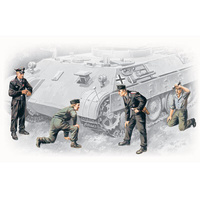 ICM 1/35 German Tank Crew (1943-1945) (4 Figures - 1 officer 1 unterofficer 2 soldiers) Plastic Model Kit