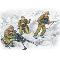 ICM 1/35 Soviet Special Troops (1979-1988) (3 Figures - 1 officer 2 soldiers) Plastic Model Kit