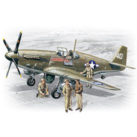 ICM 1/48 Mustang P-51B with USAAF Pilots and Ground Personnel Plastic Model Kit
