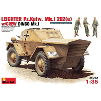 MiniArt 1/35 Leichter Pz.Kpfw. MkI 202(e) w/crew Plastic Model Kit