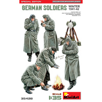 MiniArt 1/35 German Soldiers (Winter 1941-42) Special Edition Plastic Model Kit