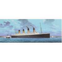 Trumpeter 1/200 Titanic (w/ LED Light Set) Plastic Model Kit [03719]