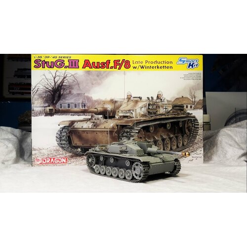 Dragon 1/35 StuG.III Ausf.F8 Late Production w/Winterketten Plastic Model Kit [6644]