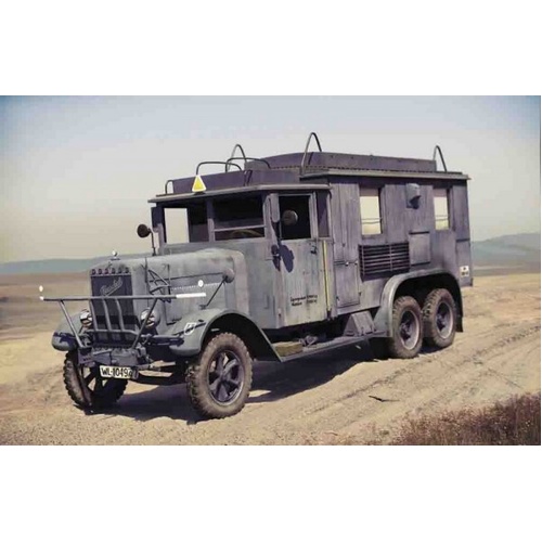 ICM 1/35 Henschel 33 D1 Kfz.72 WWII German Radio Communication Truck Plastic Model Kit