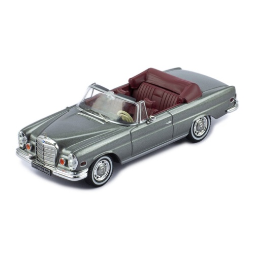 IXO Models 1/43 Mercedes-Benz 280 SE 3.5 (W111) 1969 Metallic Grey