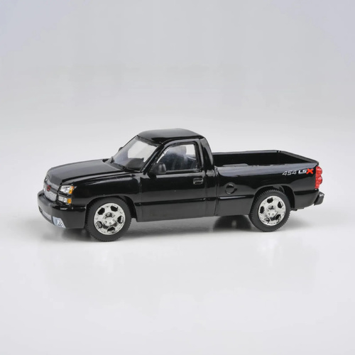 Para64 1/64 2006 Chevrolet Silverado Single Cab Onyx Black Diecast Model Car