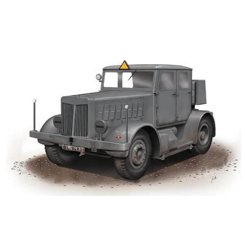 Special Armour 1/72 SS-100 Gigant Schwerer Radschlepper/Heavy Tra Plastic Model Kit