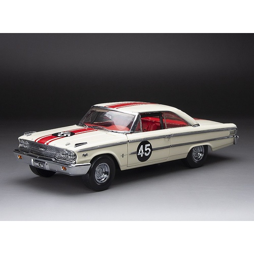 Sun Star 1/18 1963 Ford Galaxie 500/XL- #45 Jack Sears-Winner 1963 British Saloon Car Championship (Limited Edition 999pcs)