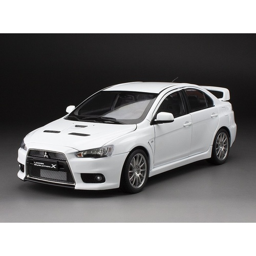 Sun Star 1/18 Mitsubishi Lancer Evolution X - White (New Tooling)
