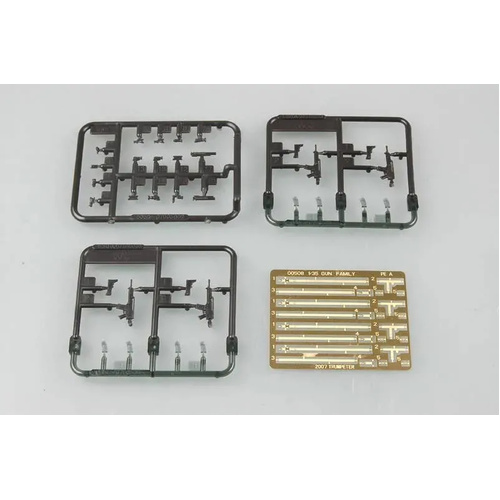 Trumpeter 1/35 G36KV (4 guns)
