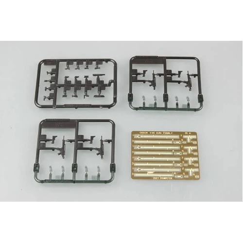 Trumpeter 1/35 G36KV (4 guns)